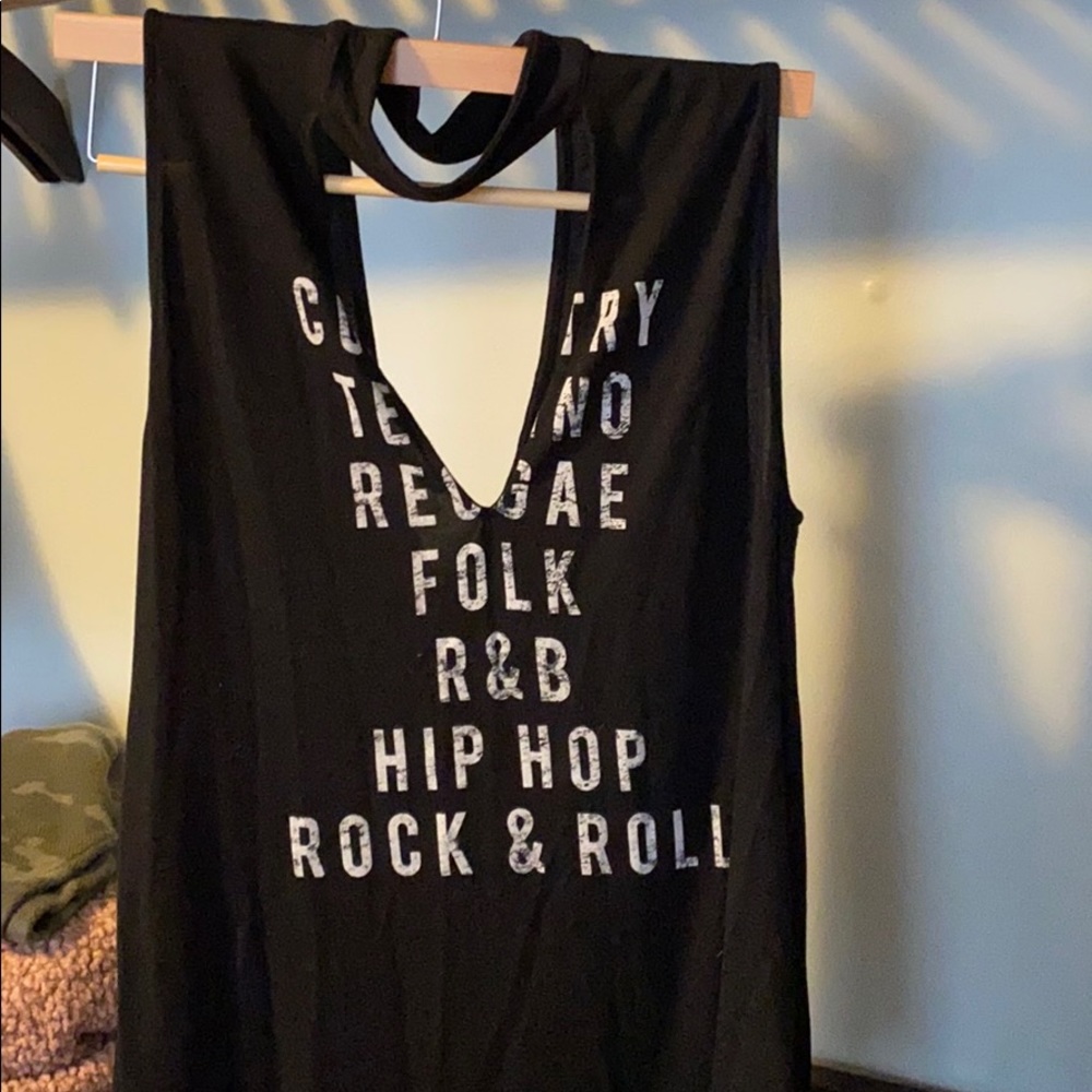 Women’s graphic sleeveless